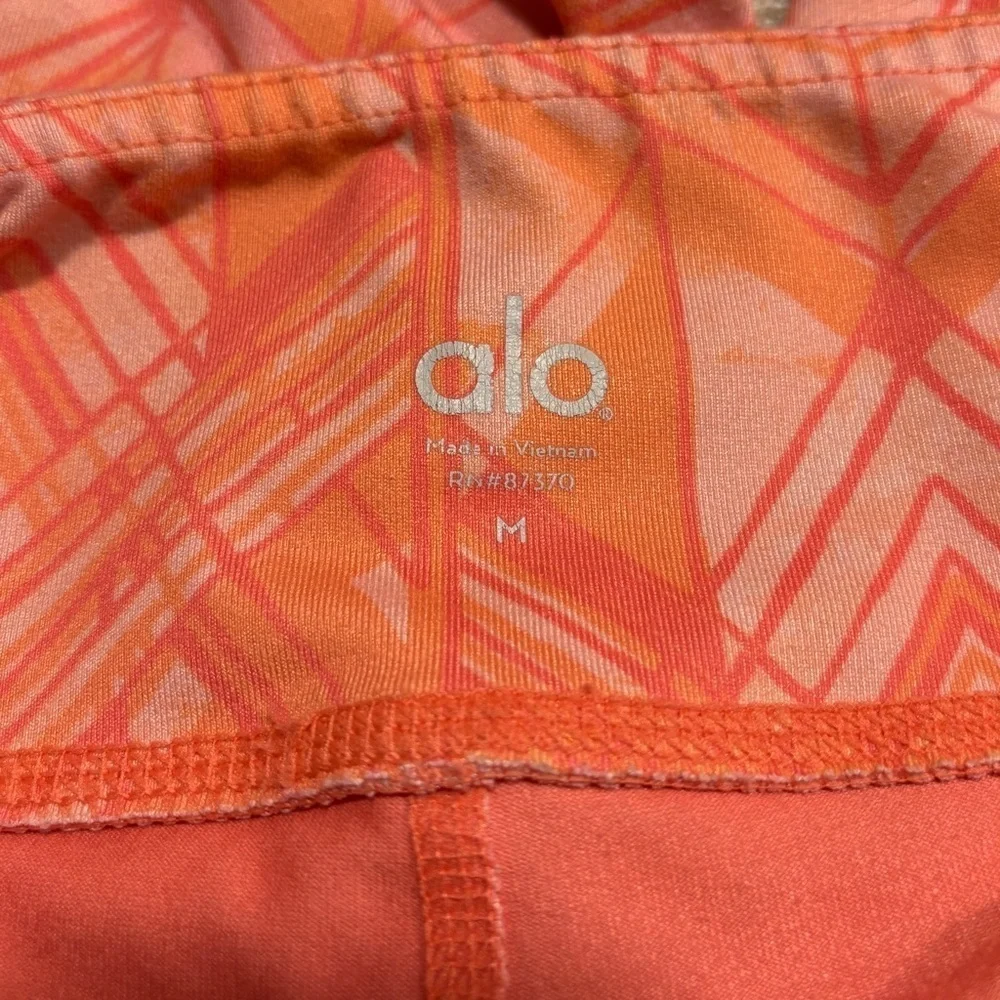 ALO YOGA Orange & Pink Capri Leggings Cropped Printed Coral Woman’s Sz M